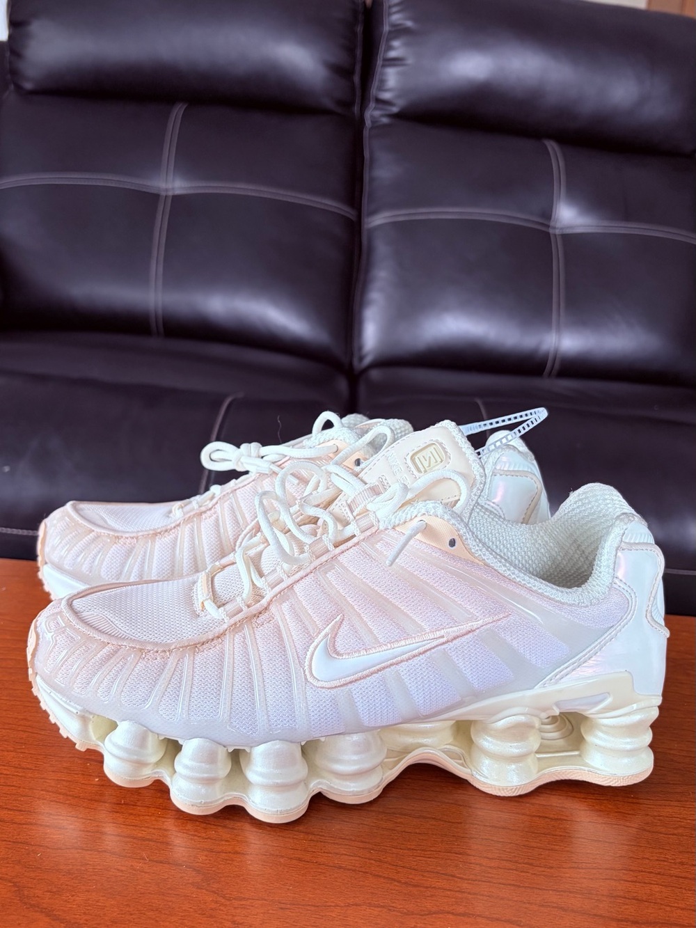 Nike Women’s Shox Sneakers size 7
